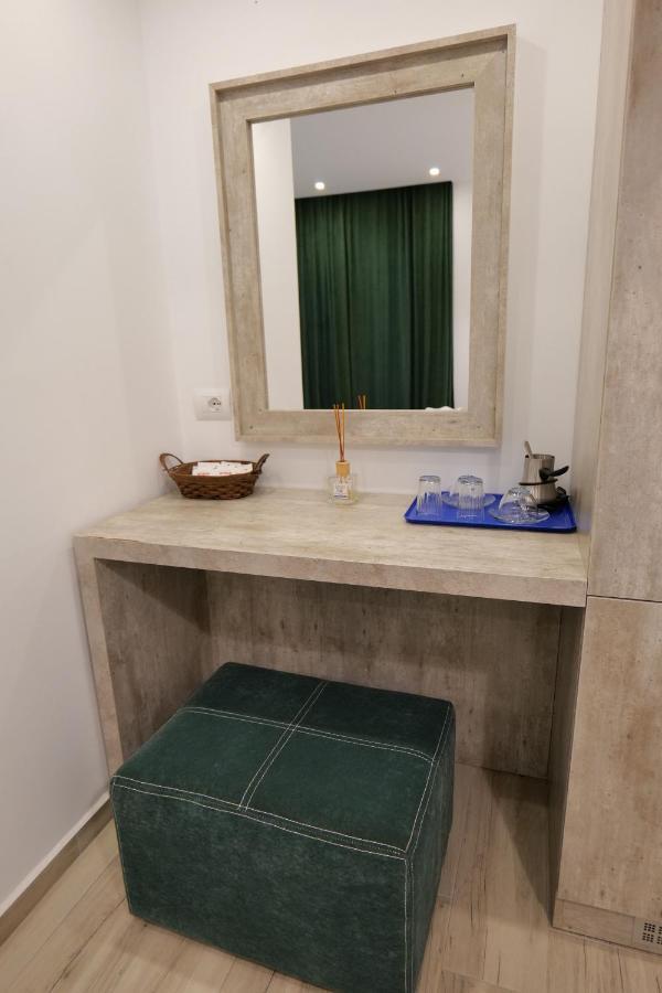 Kuburi Hotel Ksamil Bagian luar foto