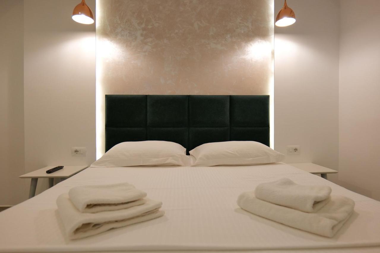 Kuburi Hotel Ksamil Bagian luar foto