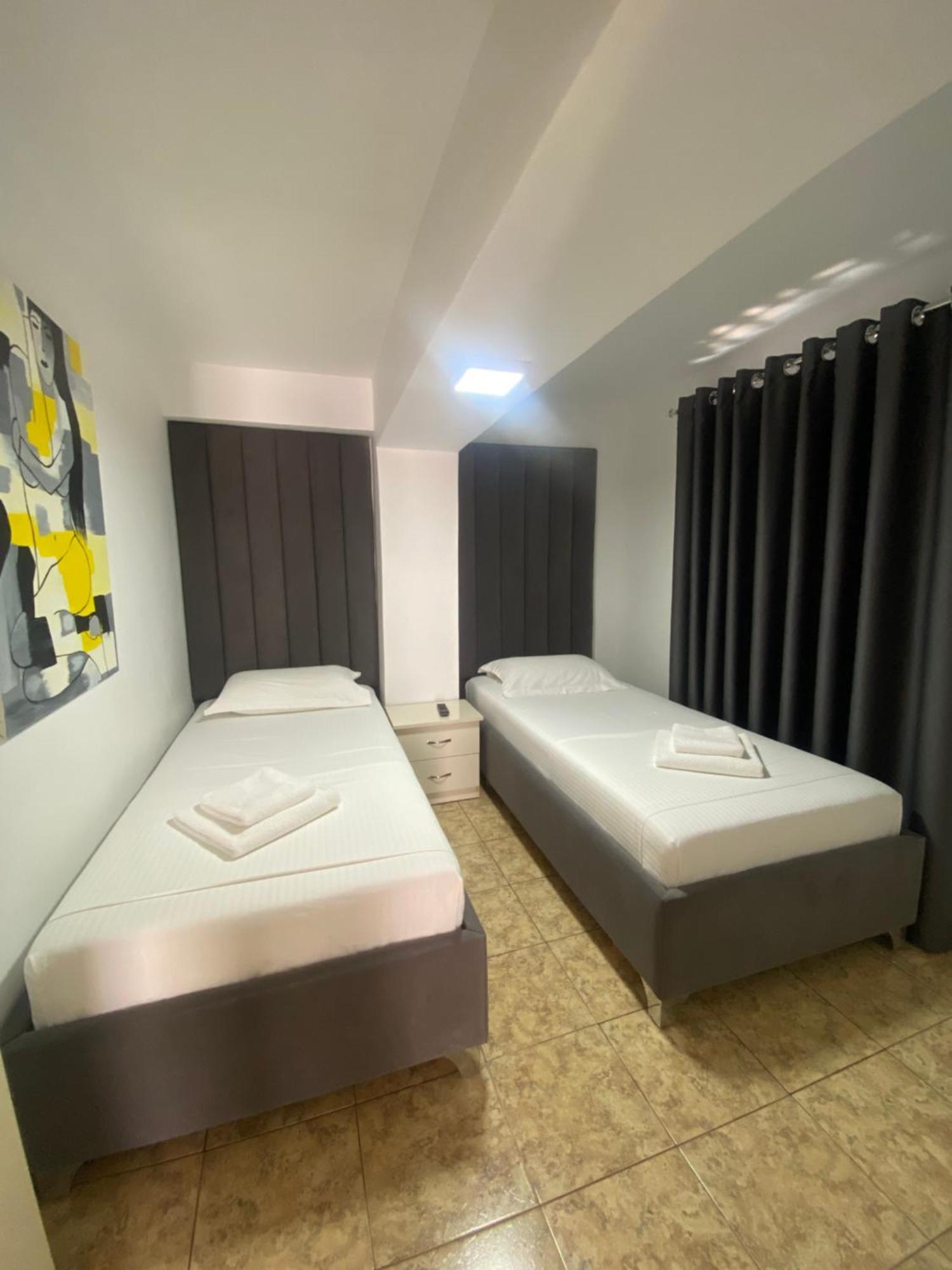 Kuburi Hotel Ksamil Bagian luar foto